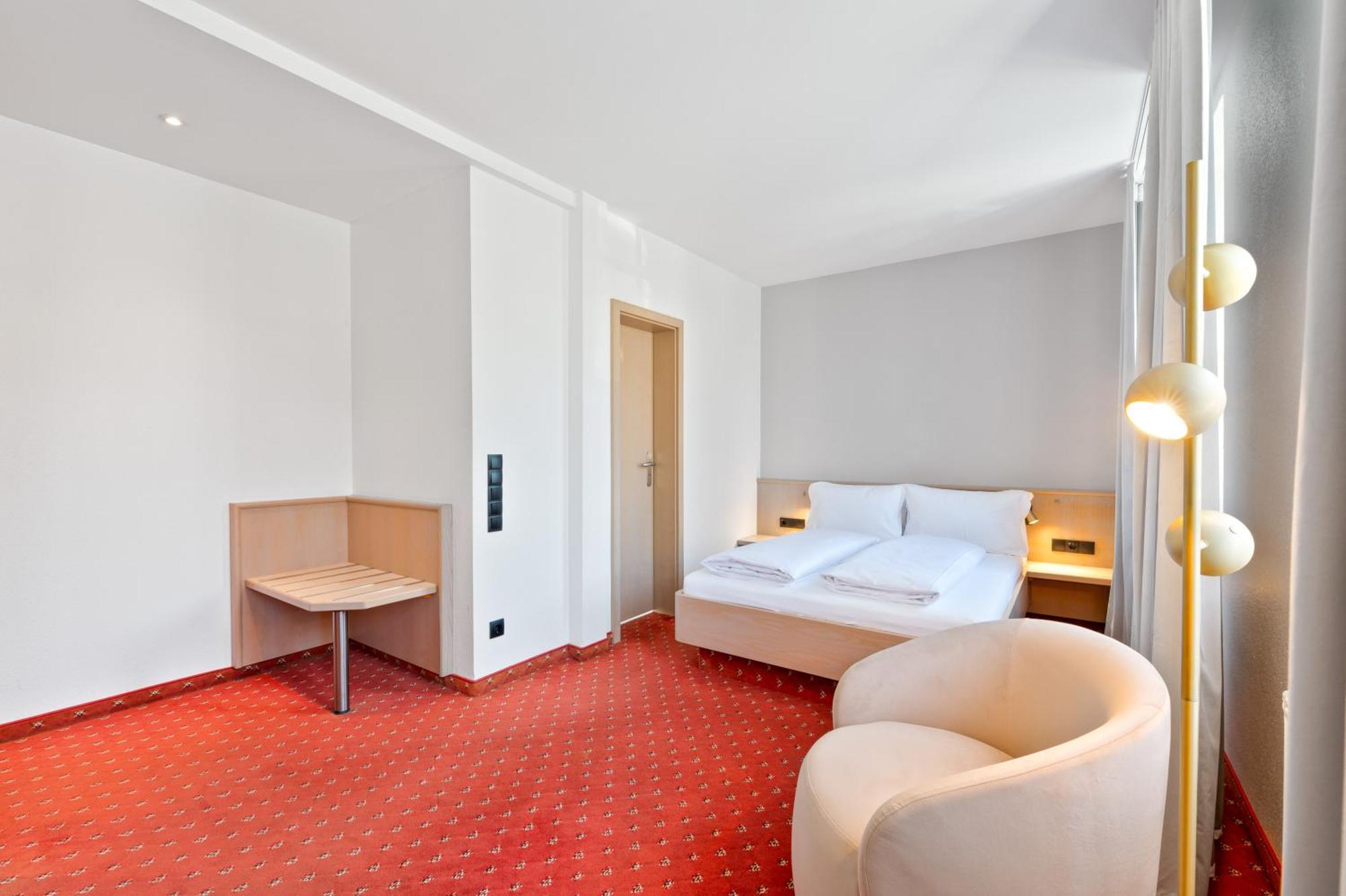 Steiners Hotel Airport-Messe Stuttgart Exterior foto